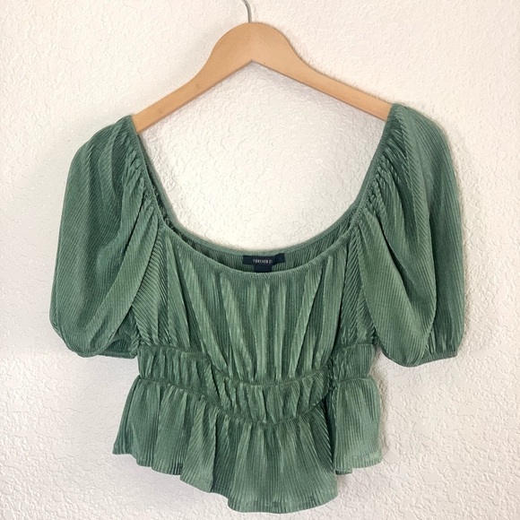 Forever 21 | Like new green peasant top puffed sleeve cropped size medium - Picture 1 of 6